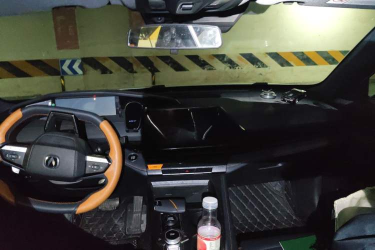 Used CHANGAN UNI-V 2023 1.5T Prestige Model Headliner