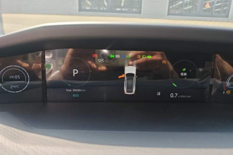 Used CHANGAN UNI-V 2023 1.5T Prestige Model Instrument Cluster