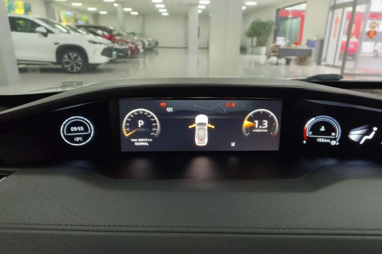 Used CHANGAN UNI-V 2023 1.5T Prestige Model Instrument Cluster