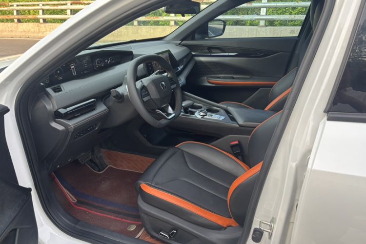 Used CHANGAN UNI-V 2023 1.5T Prestige Model Interior 2