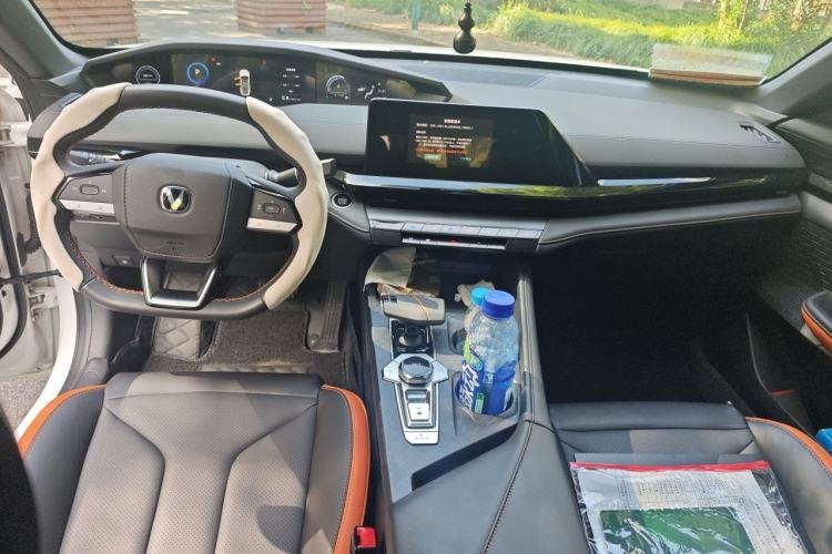 Used CHANGAN UNI-V 2023 1.5T Premium Model Interior 2