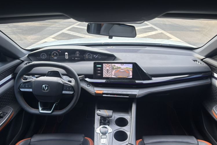 Used CHANGAN UNI-V 2023 1.5T Prestige Model Interior 3