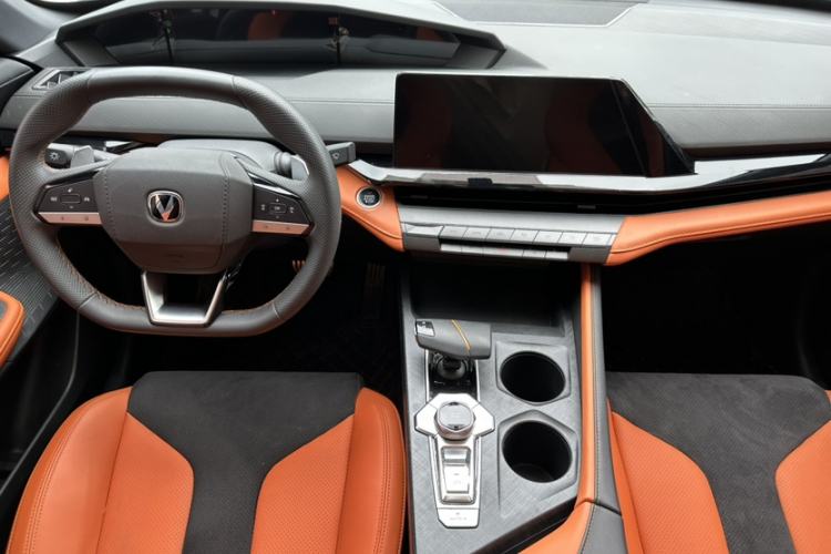 Used CHANGAN UNI-V 2023 2.0T Sport Edition Interior 3