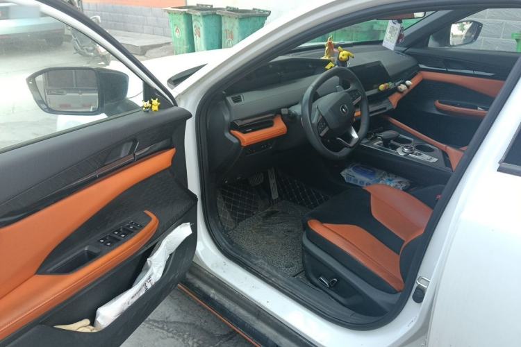 Used CHANGAN UNI-V 2023 1.5T Sport Edition Interior 3