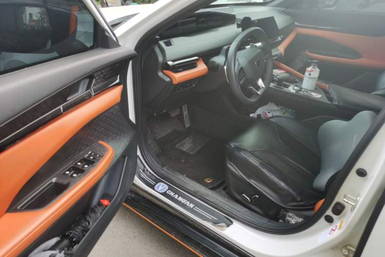 Used CHANGAN UNI-V 2023 1.5T Sport Edition Interior 3