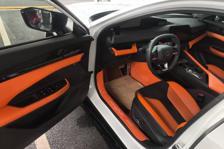 Used CHANGAN UNI-V 2023 2.0T Leading-Speed Edition Interior 3