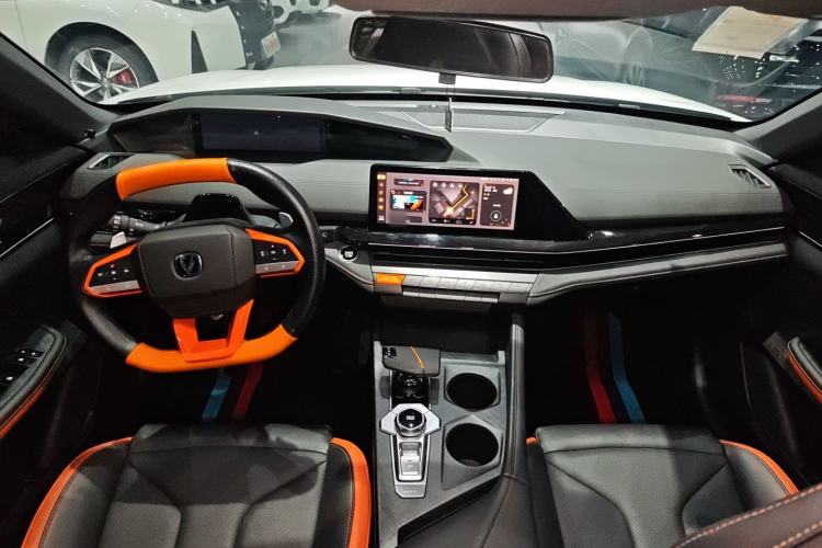 Used CHANGAN UNI-V 2023 1.5T Prestige Model Interior 4