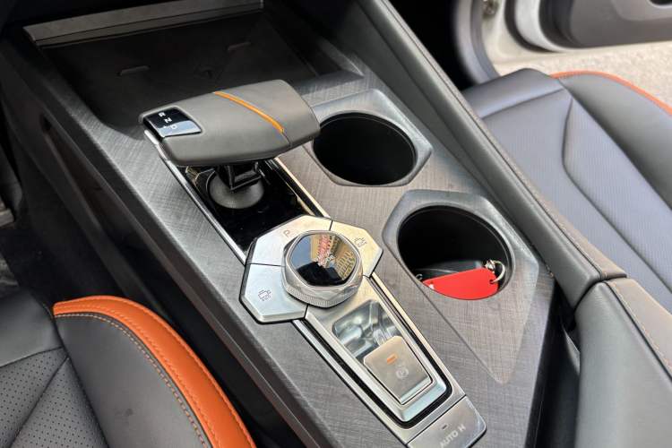 Used CHANGAN UNI-V 2023 1.5T Prestige Model Interior 5