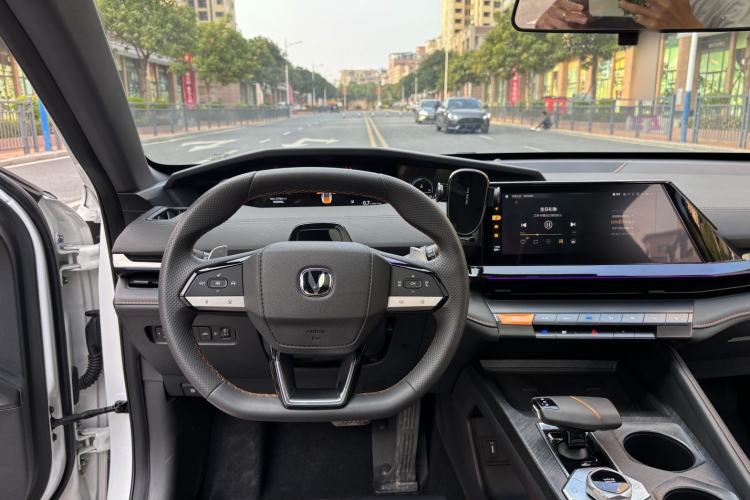Used CHANGAN UNI-V 2023 1.5T Prestige Model Interior 7