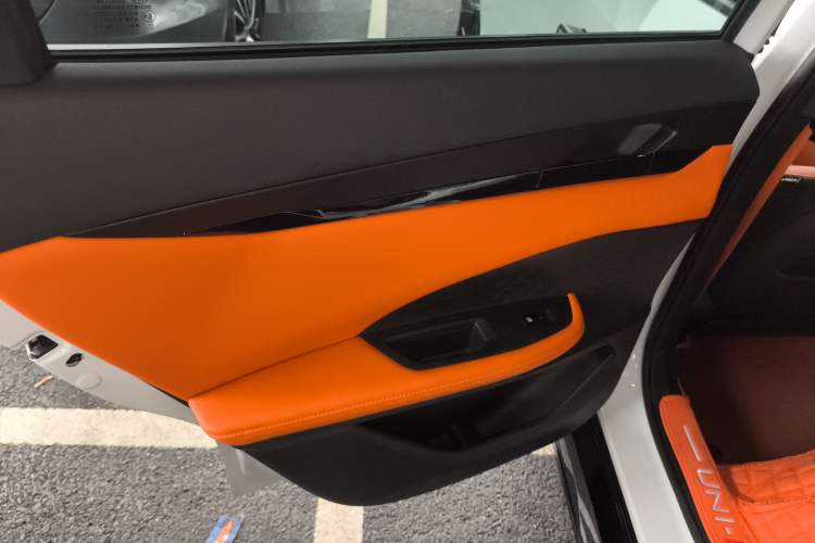 Used CHANGAN UNI-V 2023 2.0T Leading-Speed Edition Interior 8