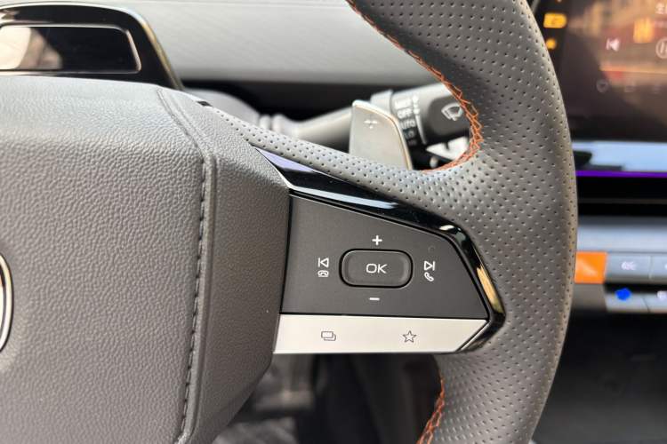 Used CHANGAN UNI-V 2023 1.5T Prestige Model Interior 9