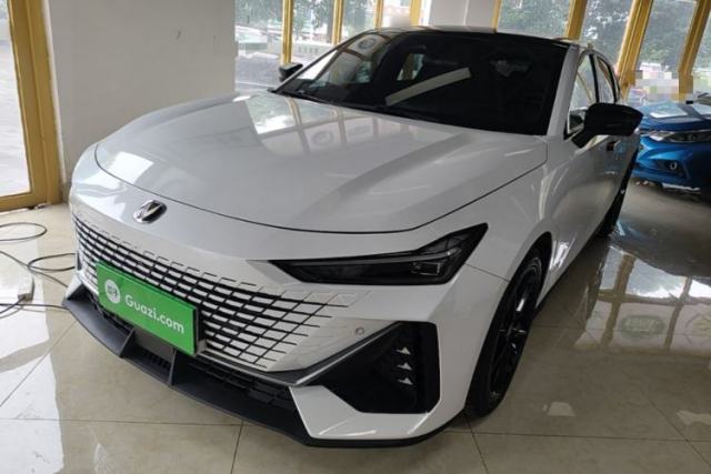 Used CHANGAN UNI-V 2023 1.5T Prestige Model