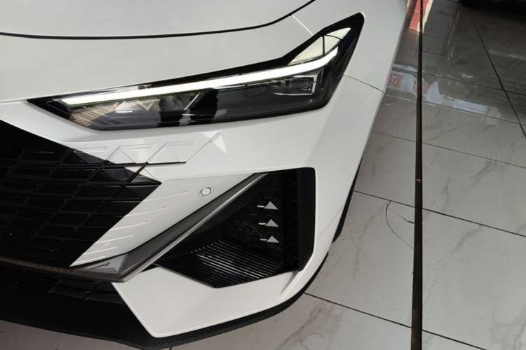 Used CHANGAN UNI-V 2023 1.5T Prestige Model Left Front Headlight
