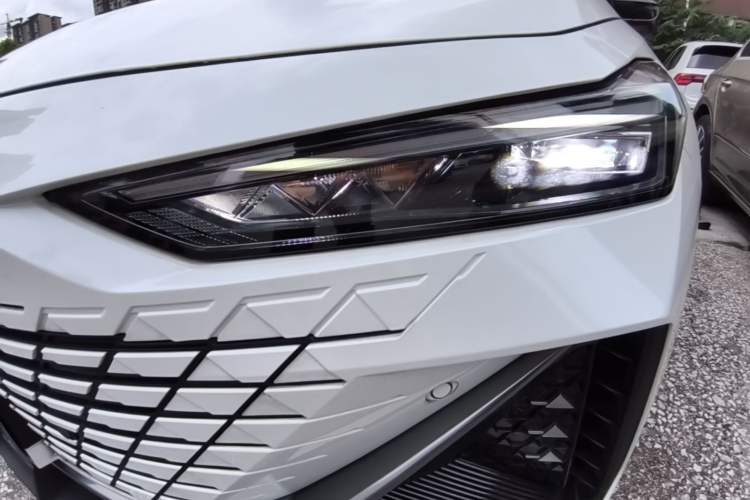 Used CHANGAN UNI-V 2023 1.5T Prestige Model Left Front Headlight