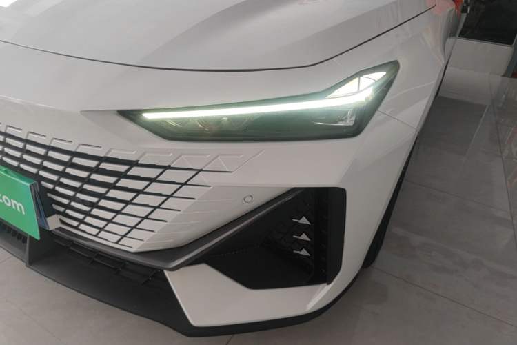 Used CHANGAN UNI-V 2023 1.5T Premium Model Left Front Headlight