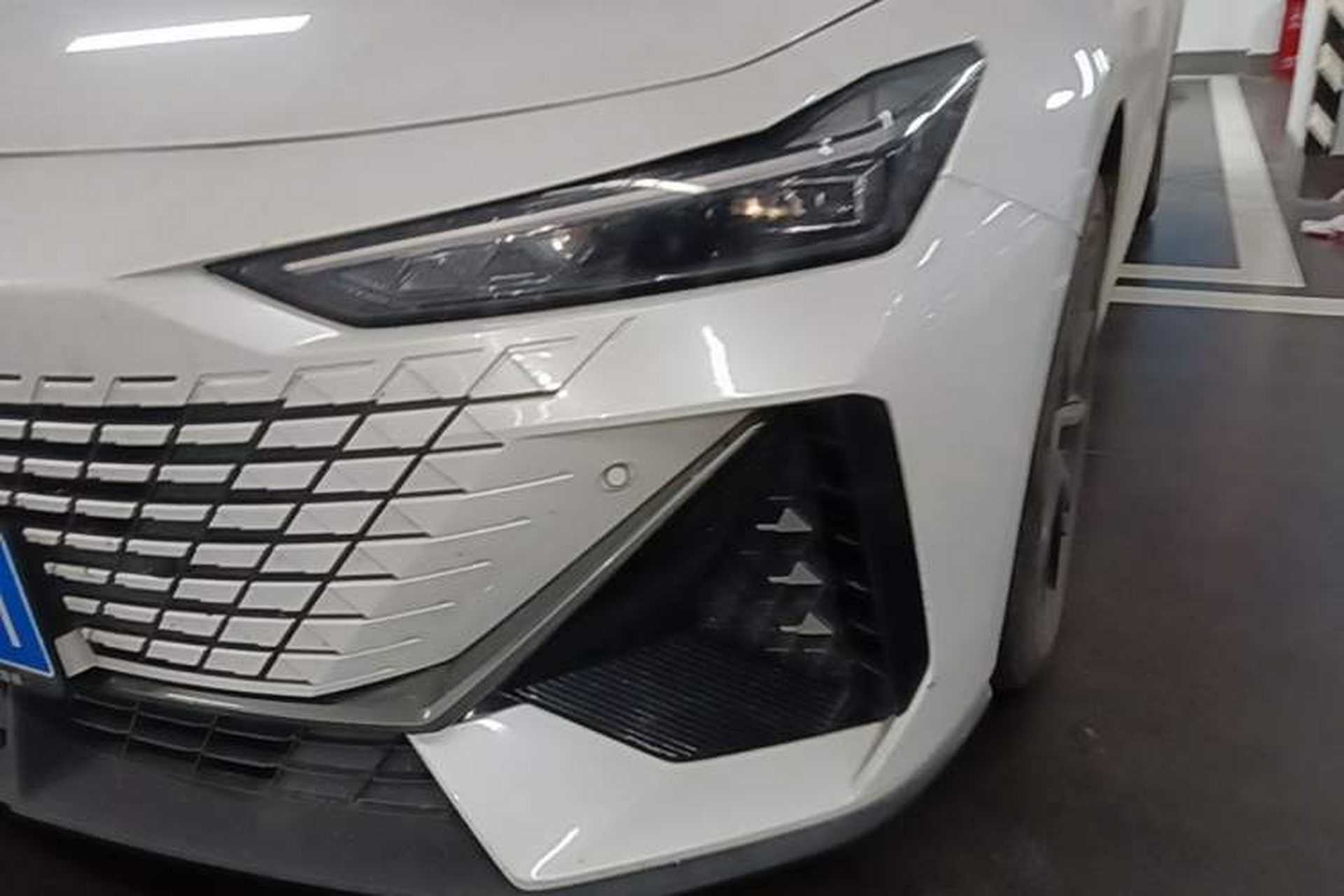 Used CHANGAN UNI-V 2023 1.5T Premium Model Left Front Headlight