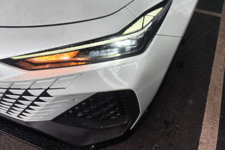 Used CHANGAN UNI-V 2023 2.0T Leading-Speed Edition Left Front Headlight