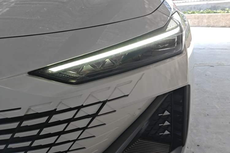 Used CHANGAN UNI-V 2023 1.5T Prestige Model Left Front Headlight