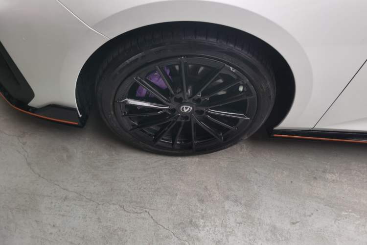 Used CHANGAN UNI-V 2023 2.0T Leading-Speed Edition Left Front Wheel Hub