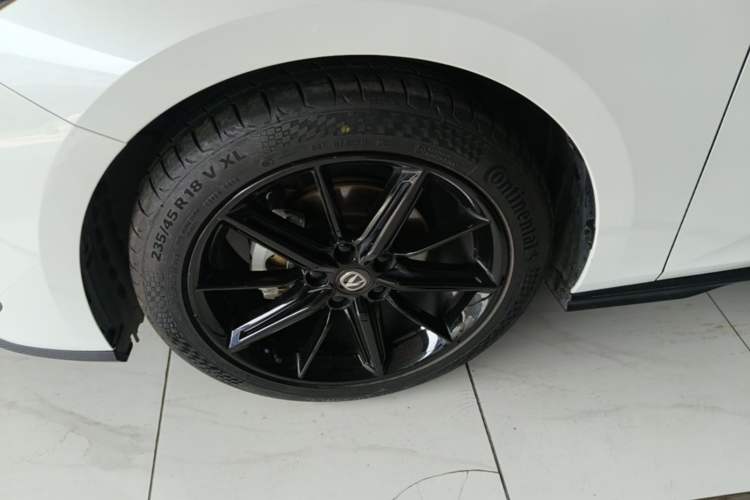 Used CHANGAN UNI-V 2023 1.5T Prestige Model Left Front Wheel Hub