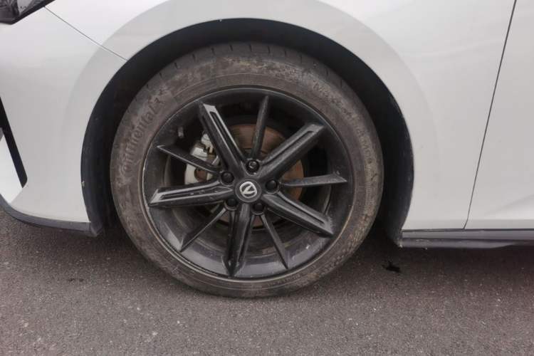 Used CHANGAN UNI-V 2023 1.5T Prestige Model Left Front Wheel Hub