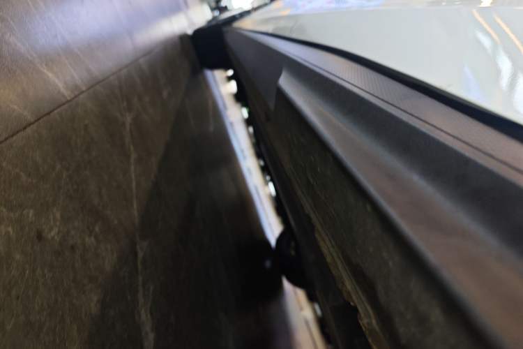Used CHANGAN UNI-V 2023 1.5T Premium Model Left Side Sill