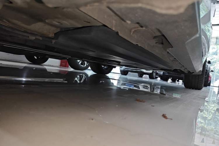 Used CHANGAN UNI-V 2023 1.5T Prestige Model Left Side Sill