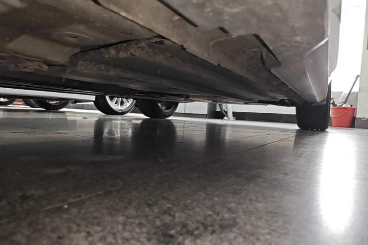 Used CHANGAN UNI-V 2023 1.5T Prestige Model Left Side Sill