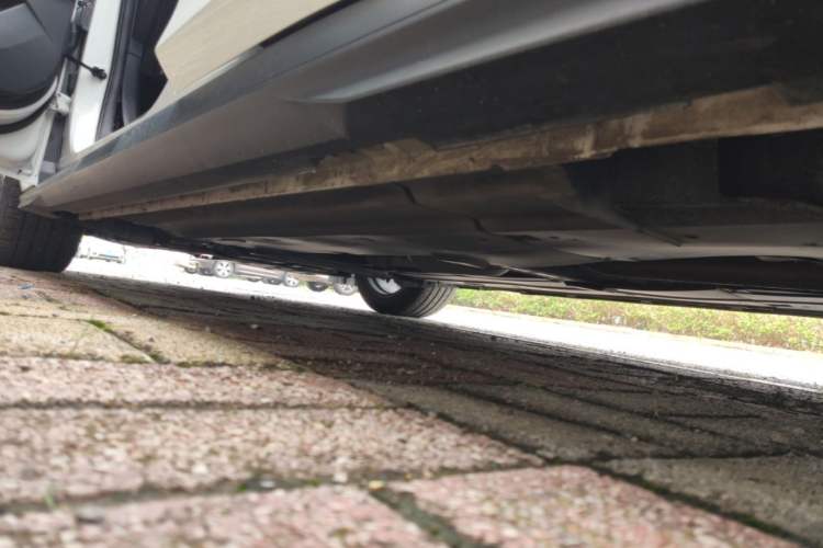 Used CHANGAN UNI-V 2023 1.5T Prestige Model Left Side Sill