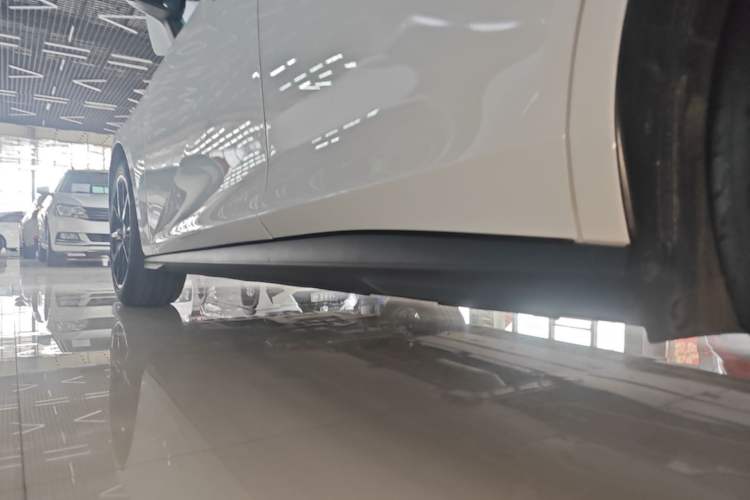 Used CHANGAN UNI-V 2023 1.5T Prestige Model Left Side Sill
