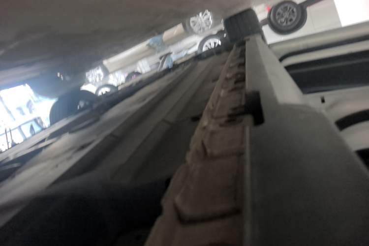 Used CHANGAN UNI-V 2023 1.5T Prestige Model Left Side Sill