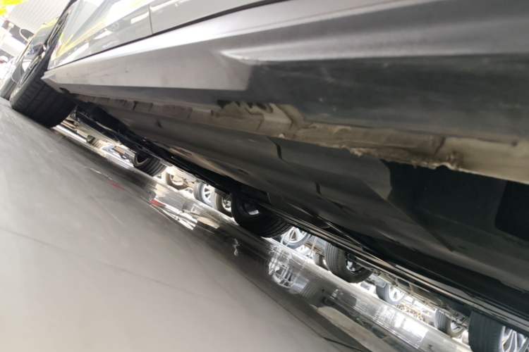 Used CHANGAN UNI-V 2023 1.5T Prestige Model Left Side Sill