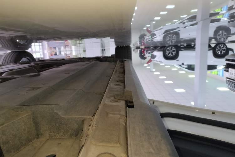 Used CHANGAN UNI-V 2023 1.5T Prestige Model Left Side Sill