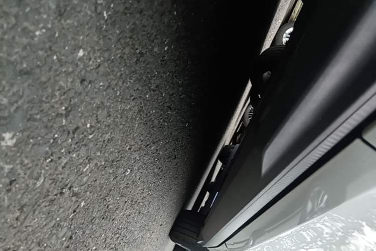Used CHANGAN UNI-V 2023 1.5T Premium Model Left Side Sill