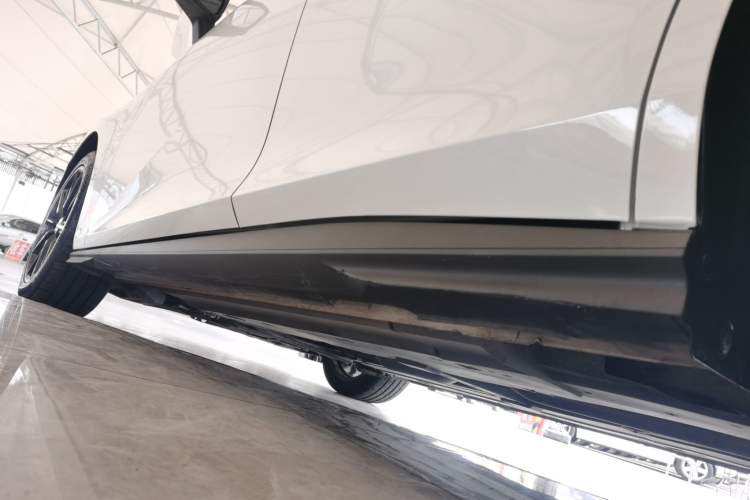 Used CHANGAN UNI-V 2023 1.5T Prestige Model Left Side Sill