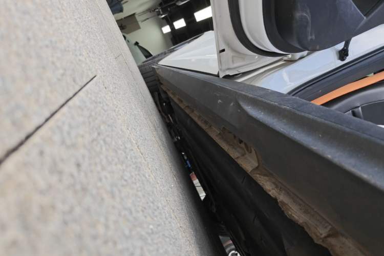 Used CHANGAN UNI-V 2023 1.5T Prestige Model Left Side Sill