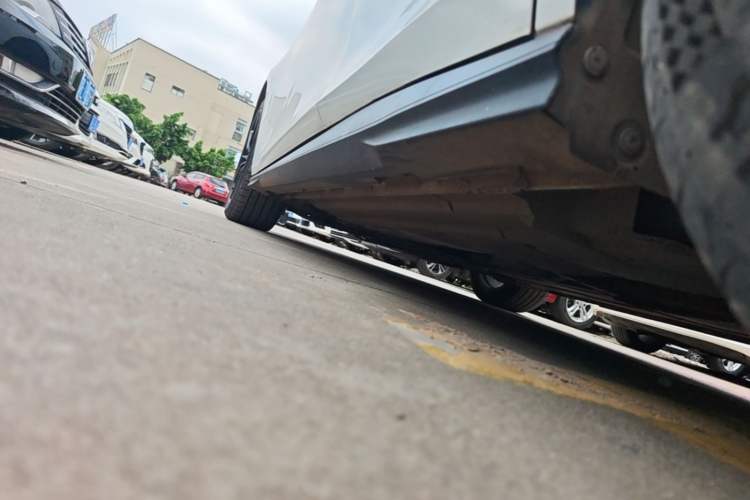 Used CHANGAN UNI-V 2023 1.5T Prestige Model Left Side Sill