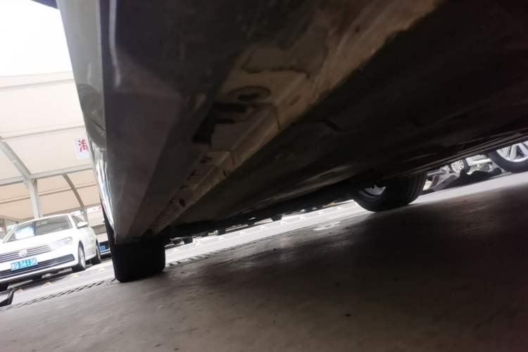 Used CHANGAN UNI-V 2023 1.5T Prestige Model Left Side Sill