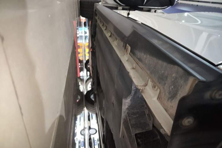 Used CHANGAN UNI-V 2023 1.5T Prestige Model Left Side Sill