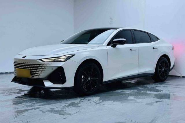 Used CHANGAN UNI-V 2023 1.5T Prestige Model