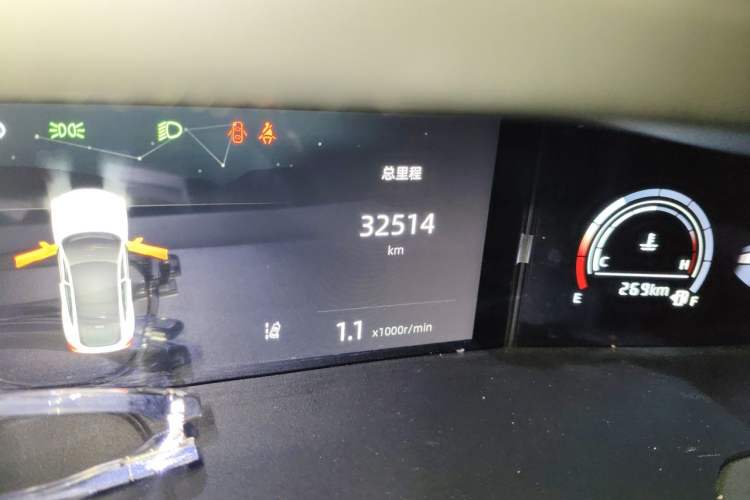 Used CHANGAN UNI-V 2023 1.5T Prestige Model Odometer Close Up