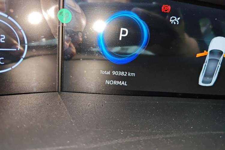 Used CHANGAN UNI-V 2023 1.5T Prestige Model Odometer Close Up
