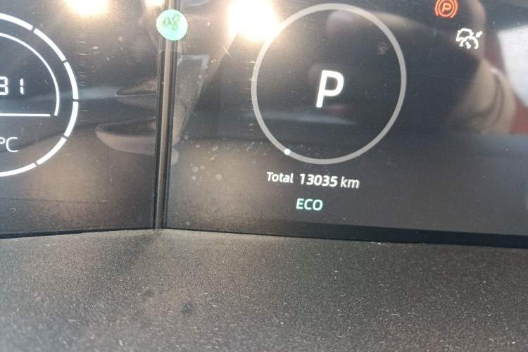 Used CHANGAN UNI-V 2023 1.5T Sport Edition Odometer Close Up