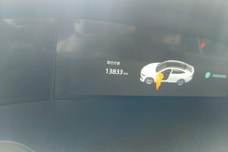 Used CHANGAN UNI-V 2023 1.5T Prestige Model Odometer Close Up