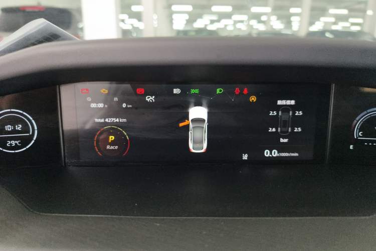 Used CHANGAN UNI-V 2023 1.5T Prestige Model Odometer Close Up