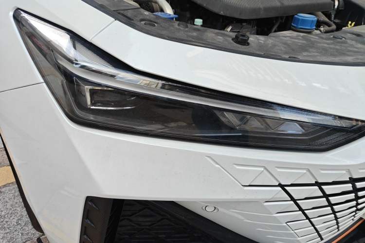 Used CHANGAN UNI-V 2023 1.5T Sport Edition Right Front Headlight