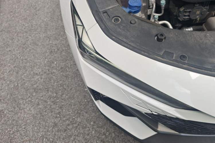 Used CHANGAN UNI-V 2023 1.5T Premium Model Right Front Headlight
