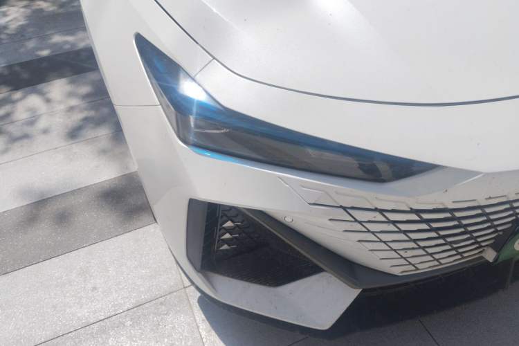 Used CHANGAN UNI-V 2023 1.5T Prestige Model Right Front Headlight