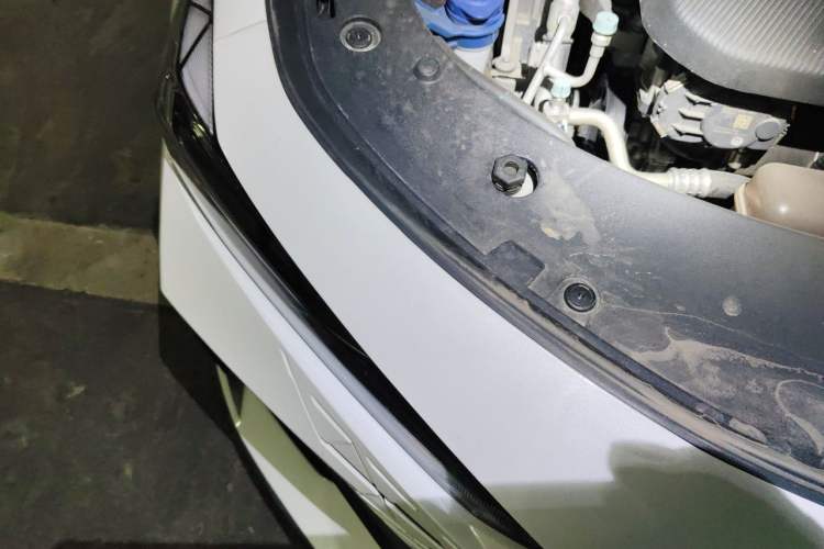 Used CHANGAN UNI-V 2023 1.5T Prestige Model Right Front Headlight