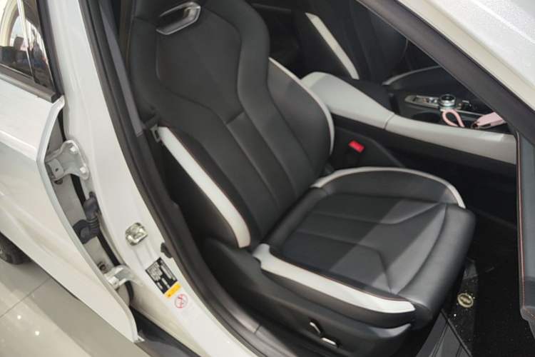Used CHANGAN UNI-V 2023 1.5T Prestige Model Right Front Seat